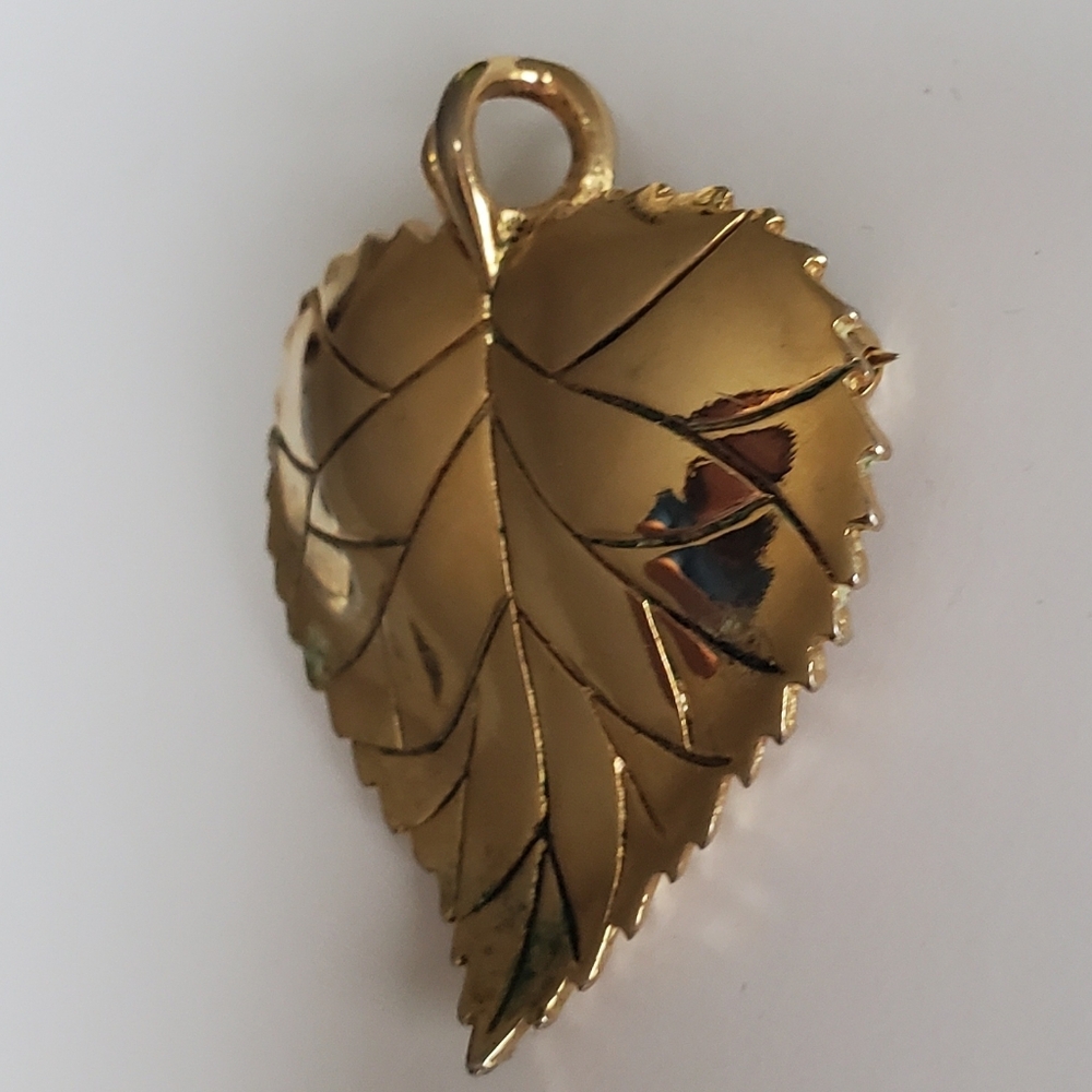 2 In 1 Unique Gold Leaf Pendant Brooch w/ Jagged Edge & Curled Stem Bail - Picture 3 of 4
